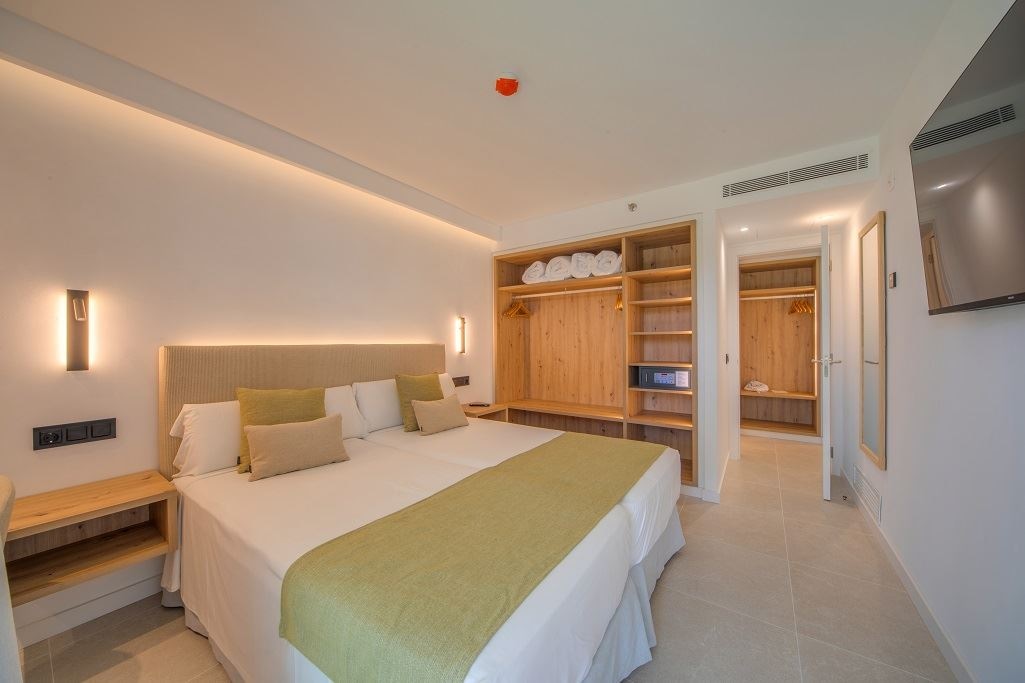 rooms-apartment-side-sea-view