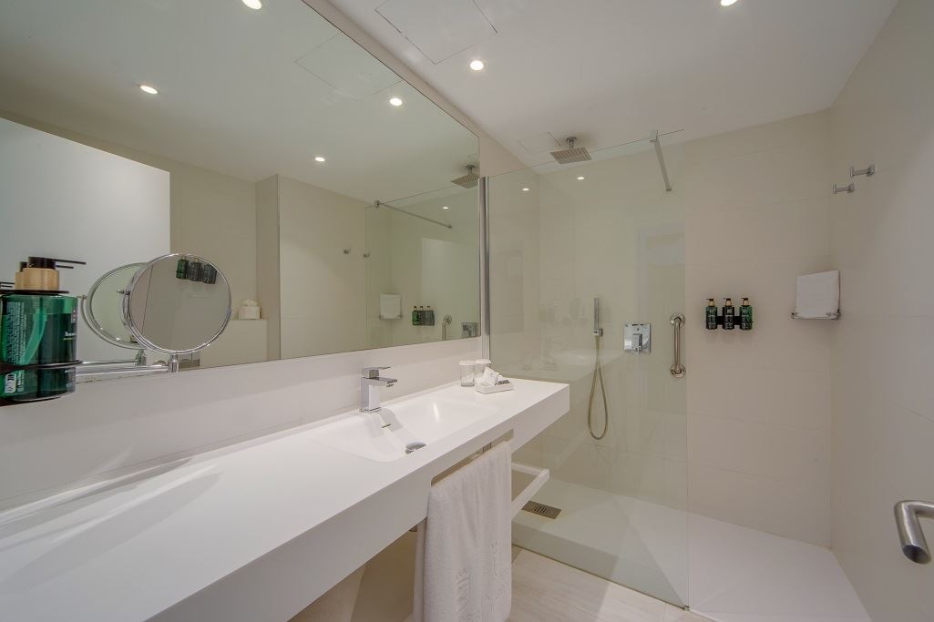 rooms-single-room-street-view