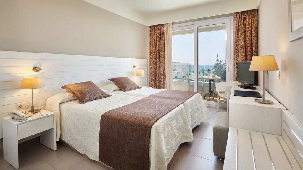 rooms-double-side-pool