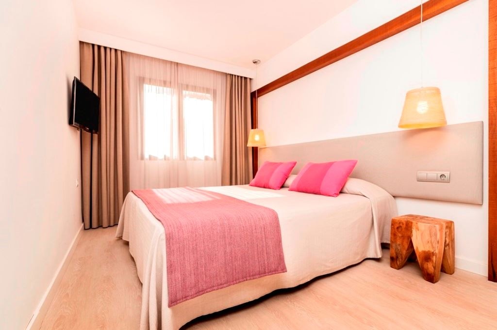 rooms-fv--family-suite-sea-view