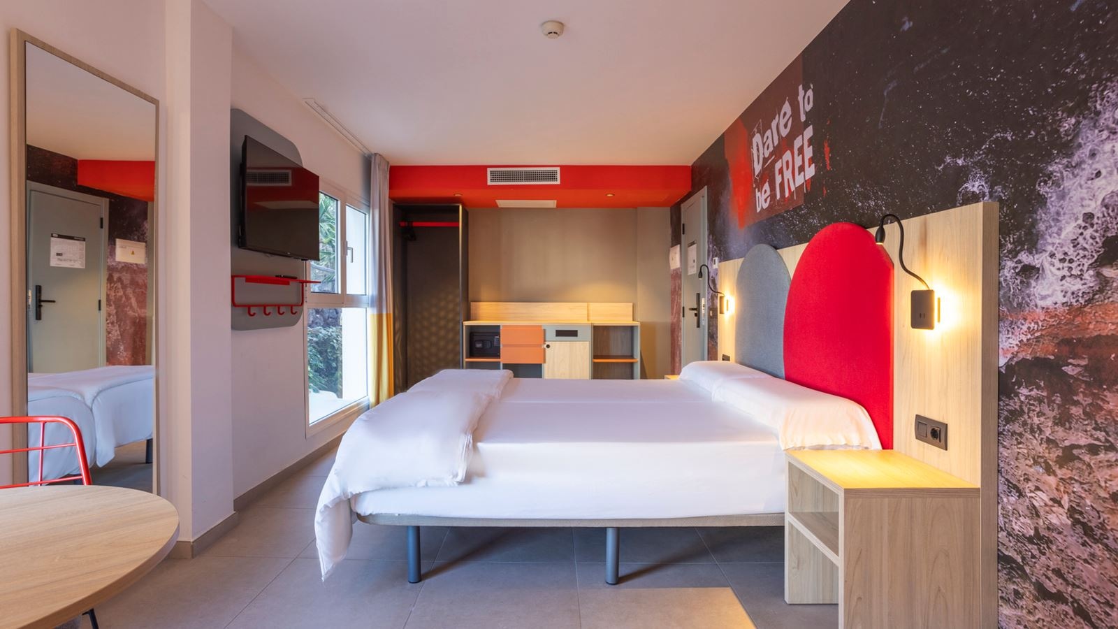 rooms-the-flow-double-for-single-use