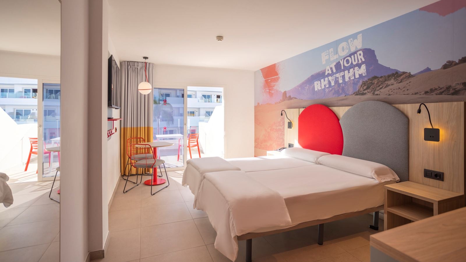 rooms-the-flow-double-room-lateral-sea-view-single-use