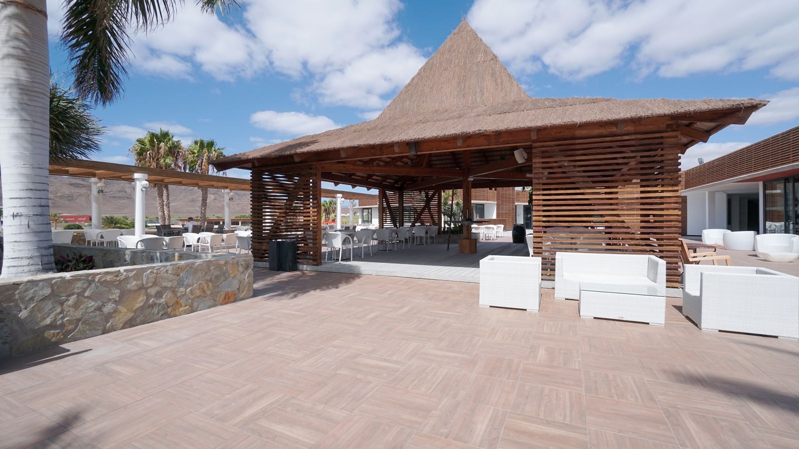 bars-palapa-bar--hotel-pool