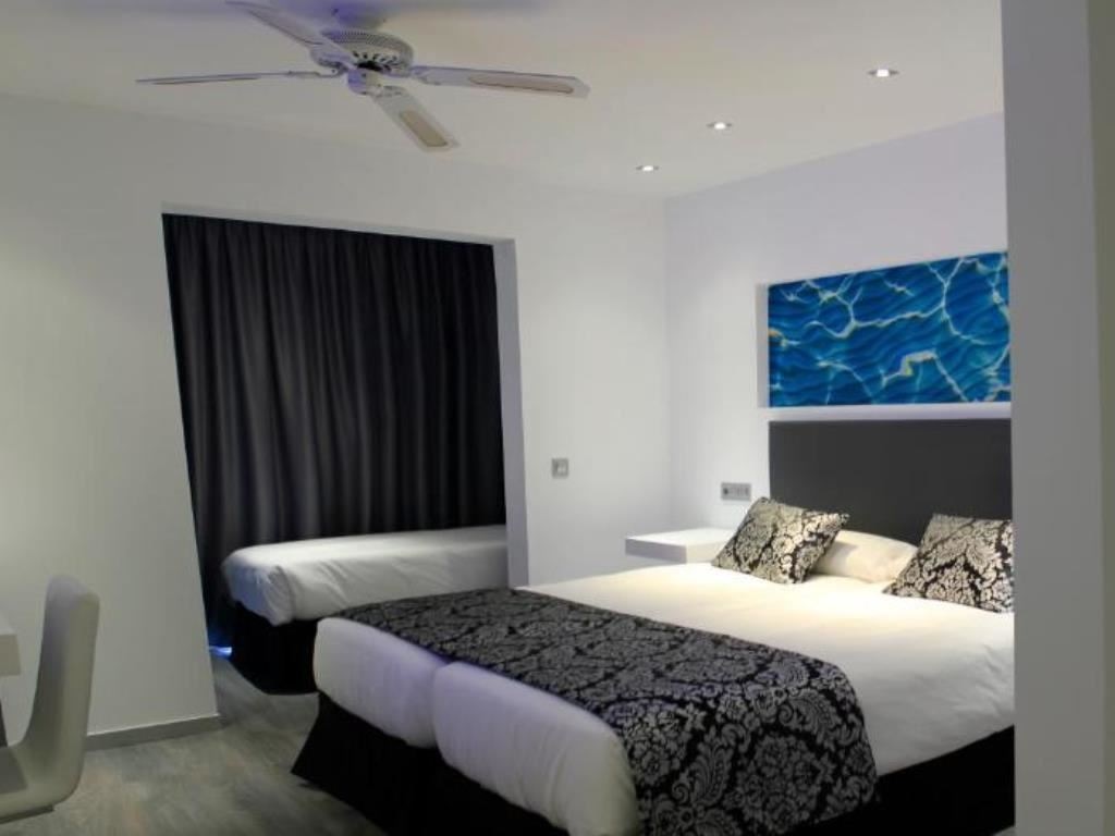 rooms-triple-sea-view