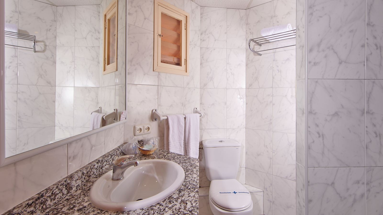 rooms-iz--single-promo