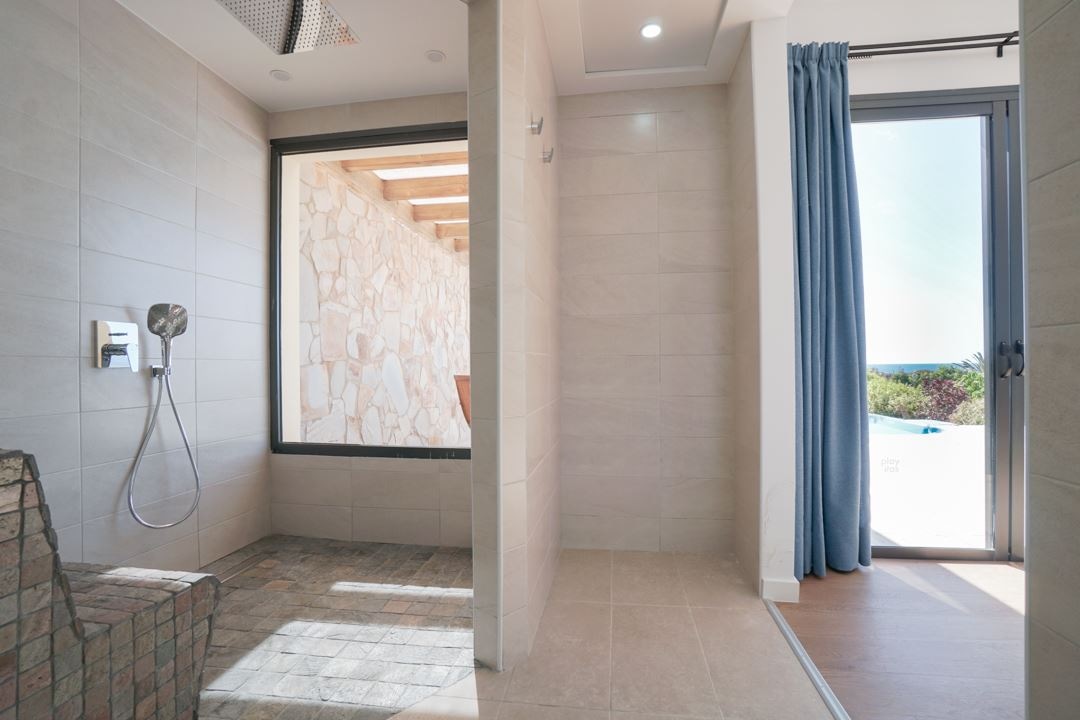 rooms-suite-with-private-pool