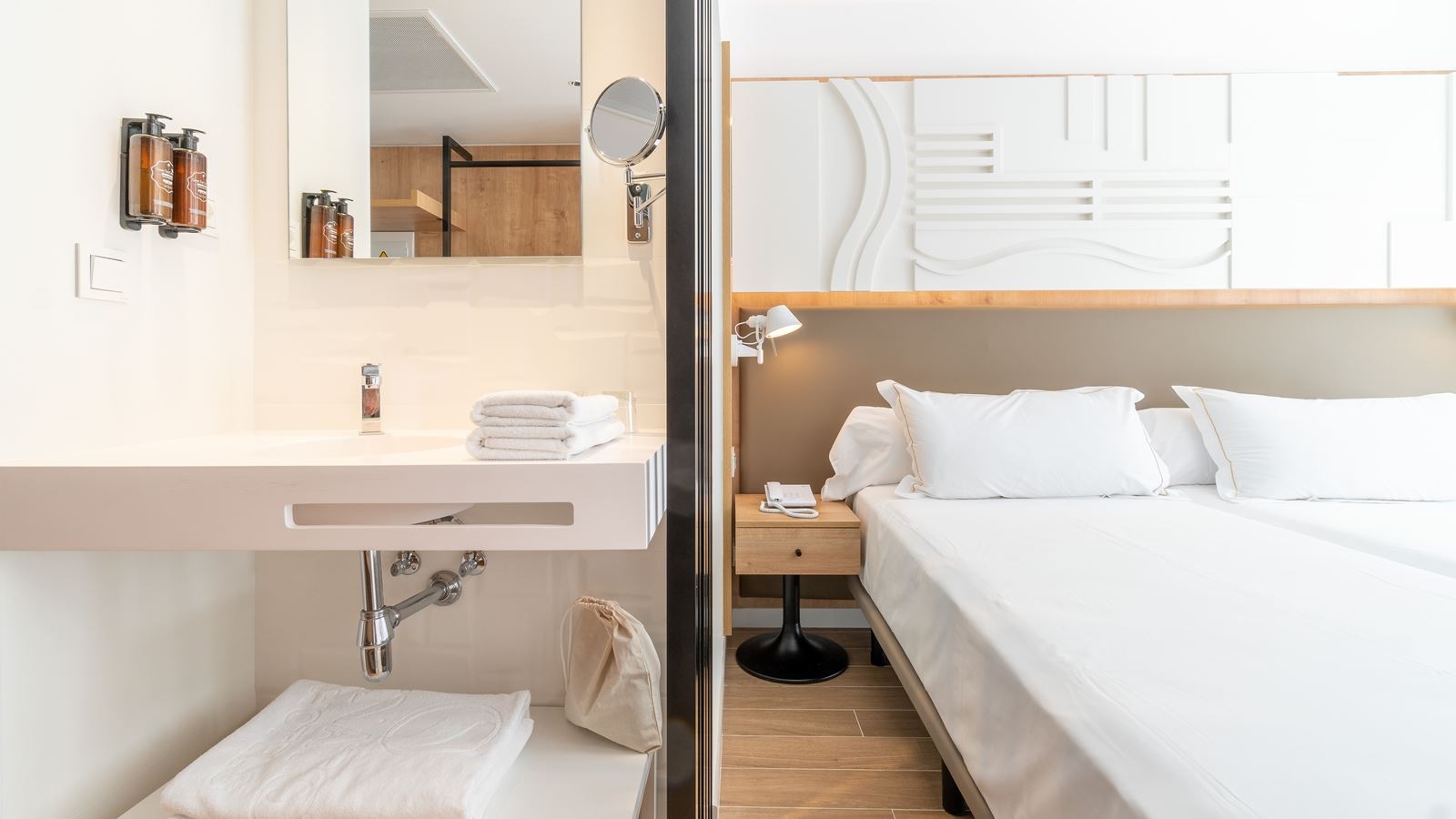 rooms-double-room-with-terrace