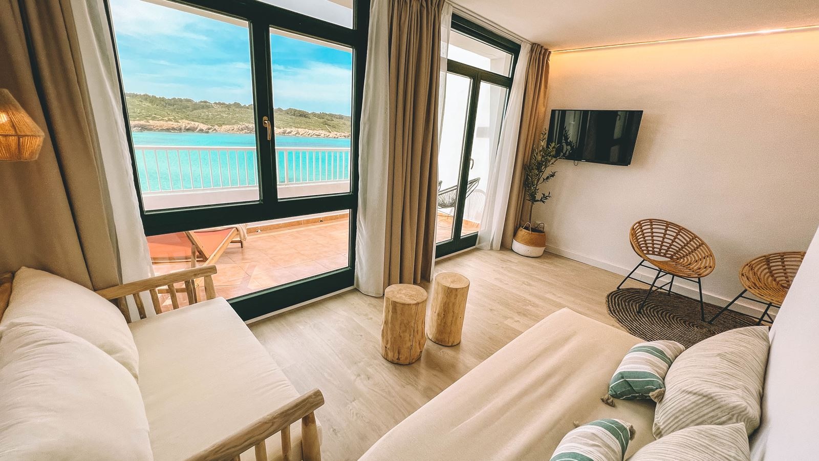rooms-suite-seaview
