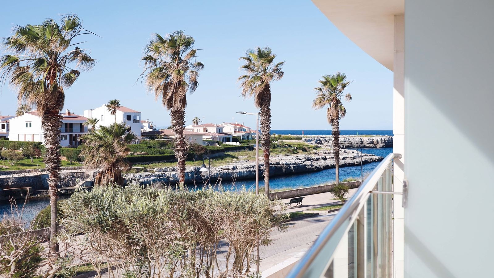 rooms-twin-sea-view-balcony-or-terrace
