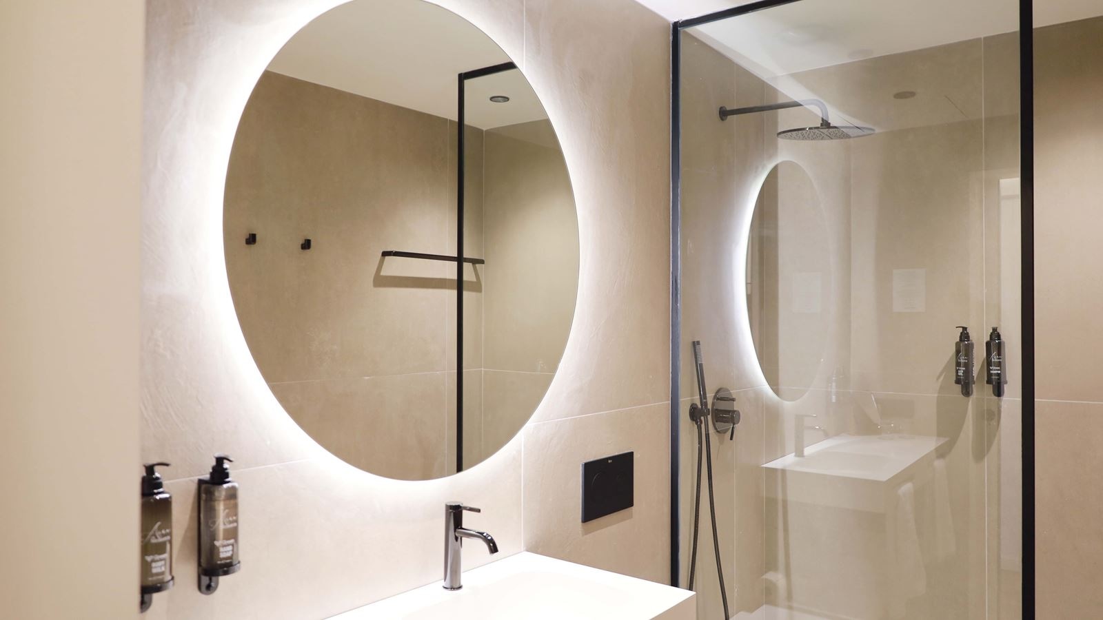 rooms-twin-sea-view-balcony-or-terrace