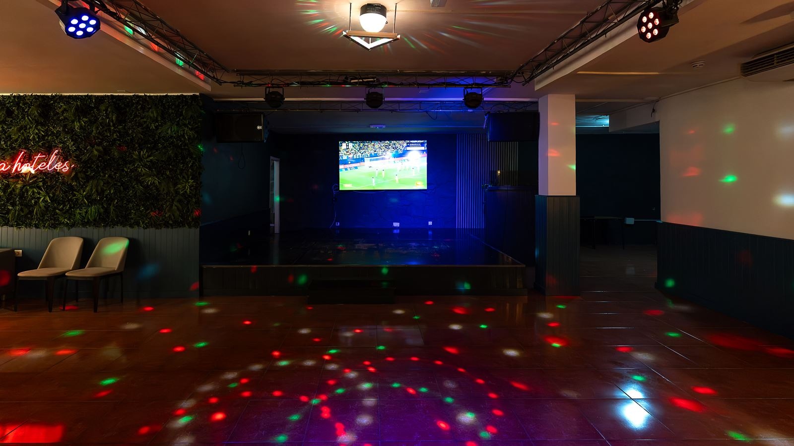 bars-disco-bar-summer