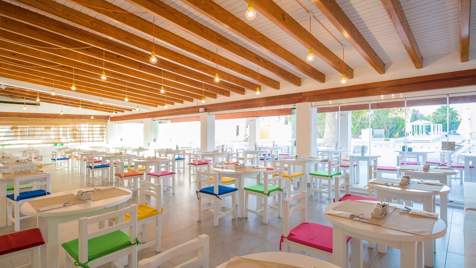 restaurants-restaurant