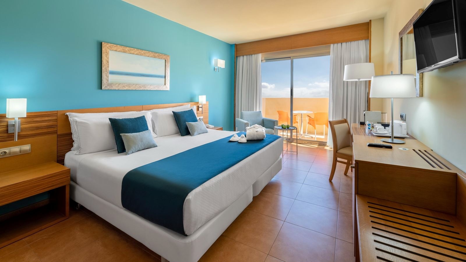 rooms-pre-dbl-ssv-prestige-double-deluxe-side-sea-view-with-balcony-or-terrace