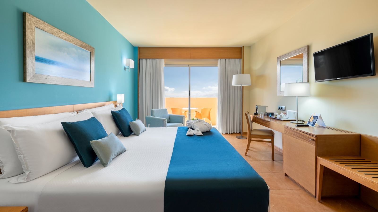 rooms-pre-dbl-ssv-prestige-double-deluxe-side-sea-view-with-balcony-or-terrace