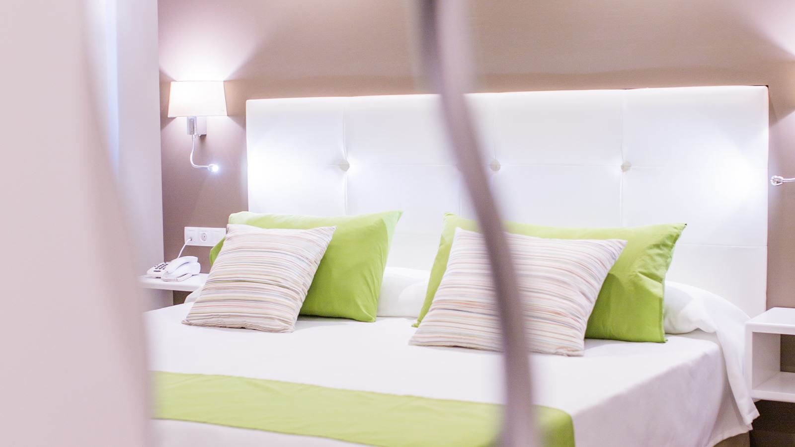 rooms-superior-pool-view