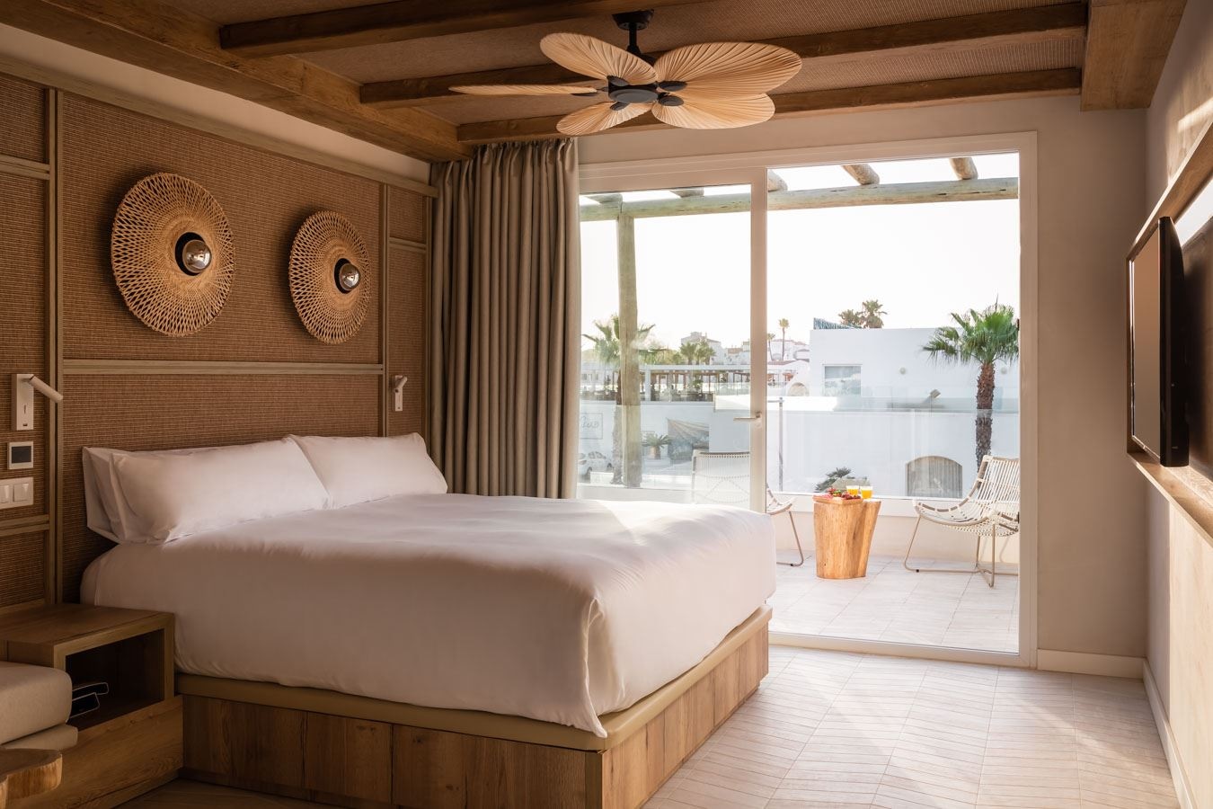 rooms-private-pool-room