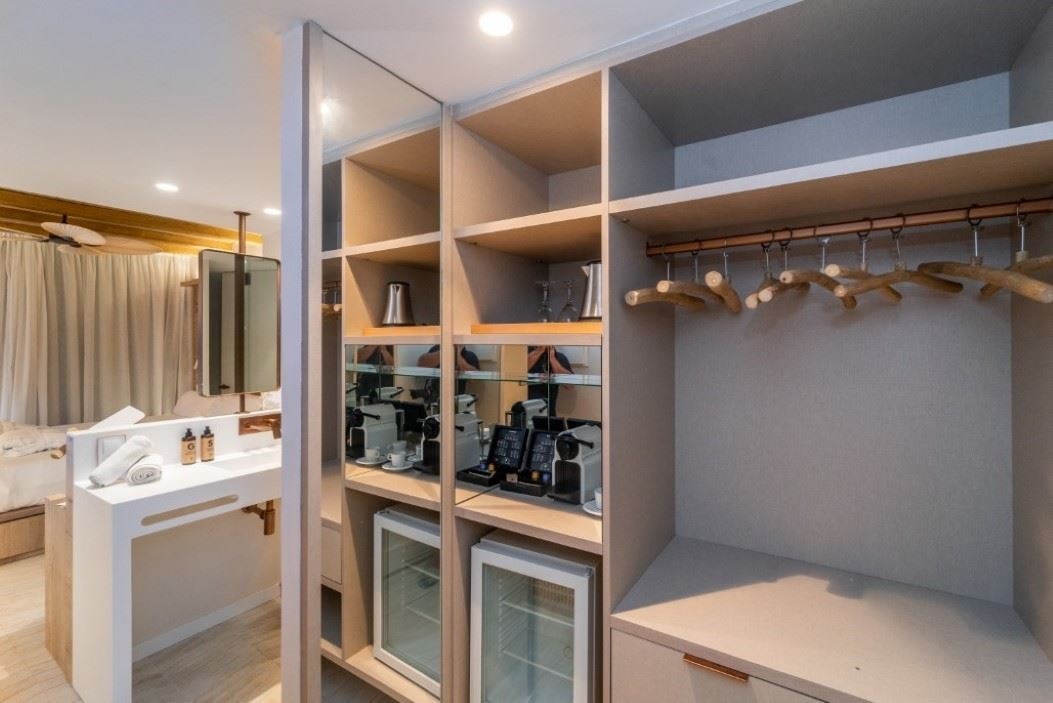 rooms-private-pool-room