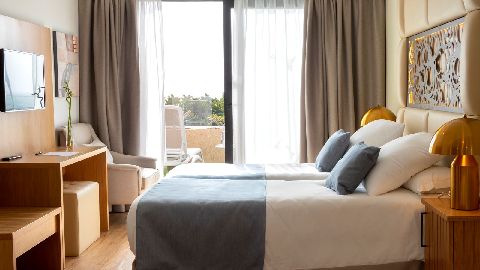 rooms-club-teguise-room-balcony-or-terrace