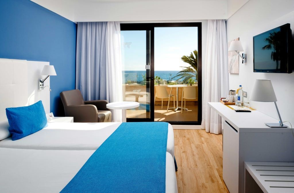 rooms-double-sea-view-balcony-or-terrace