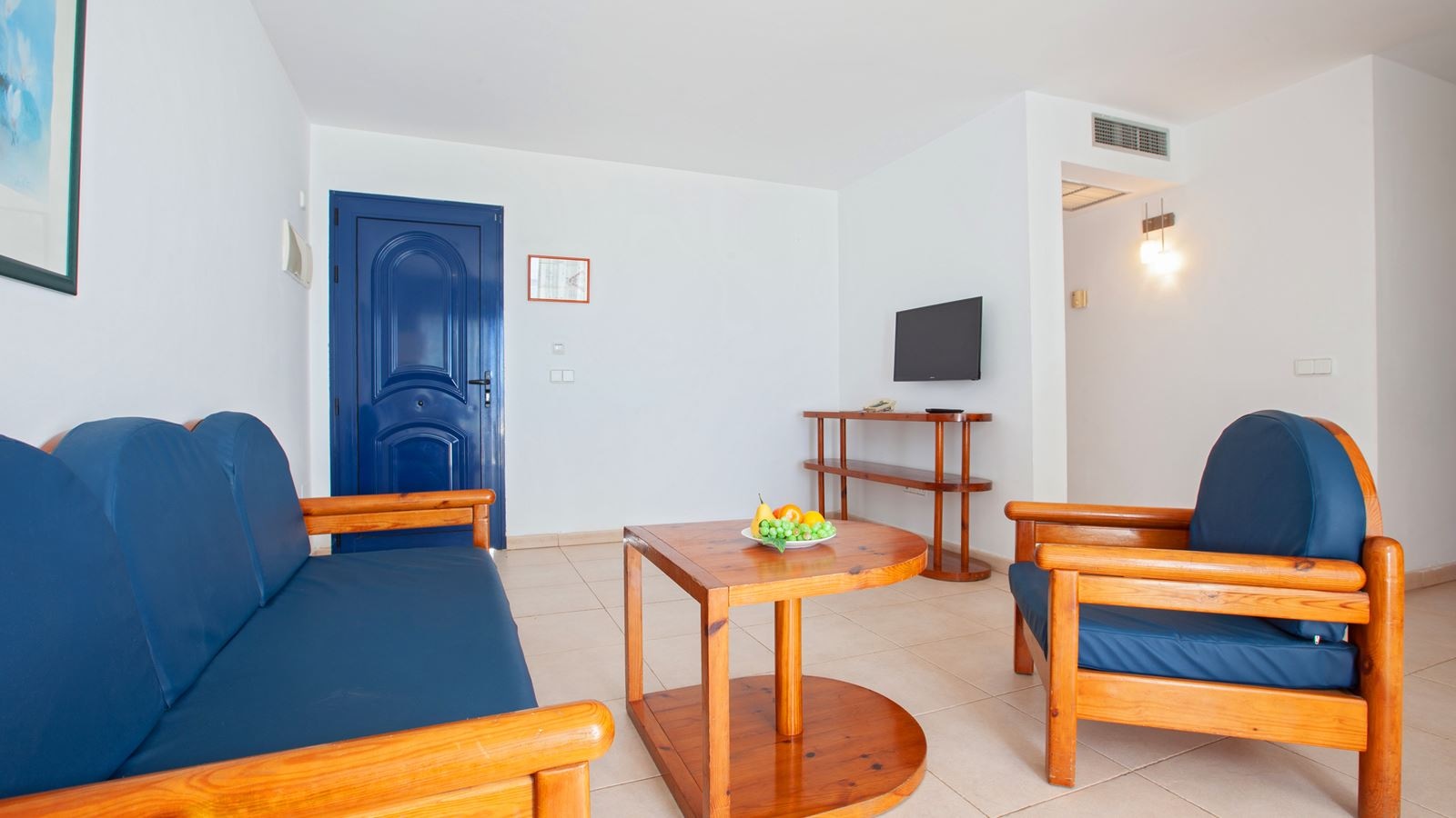 rooms-standard-one-bedroom-apartment-with-balcony-or-terrace-a1st