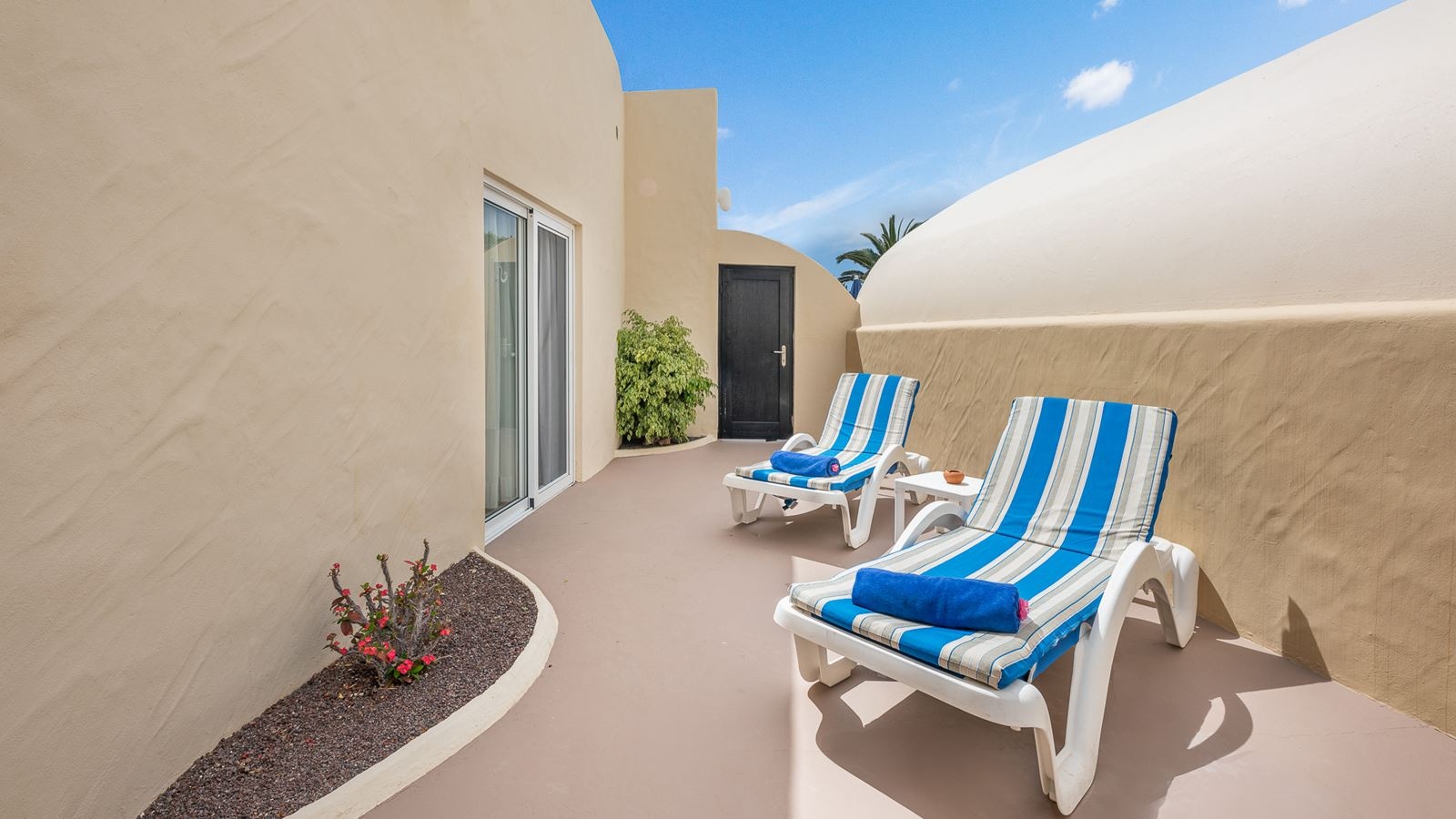 rooms-suite-with-terrace-sui