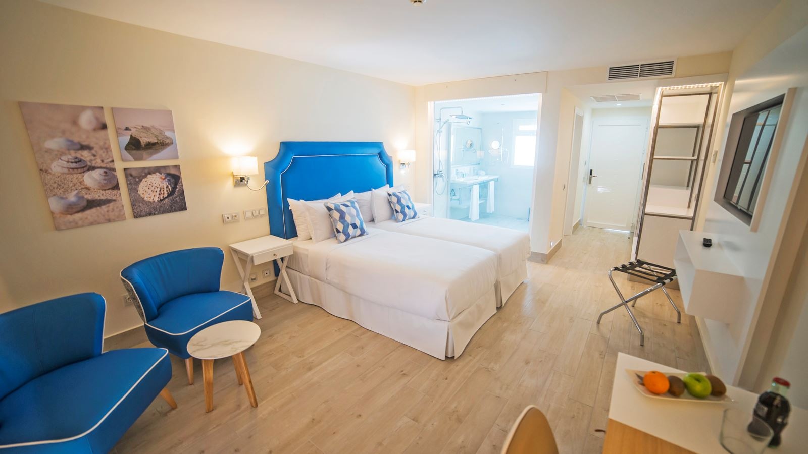 rooms-double-standard-room-balcony-or-terrace