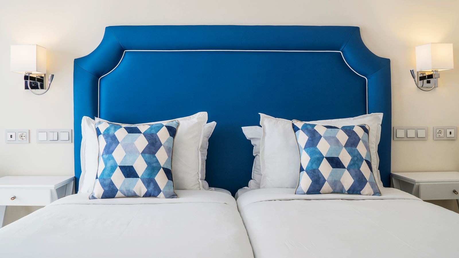 rooms-double-standard-room-seaview-balcony-or-terrace