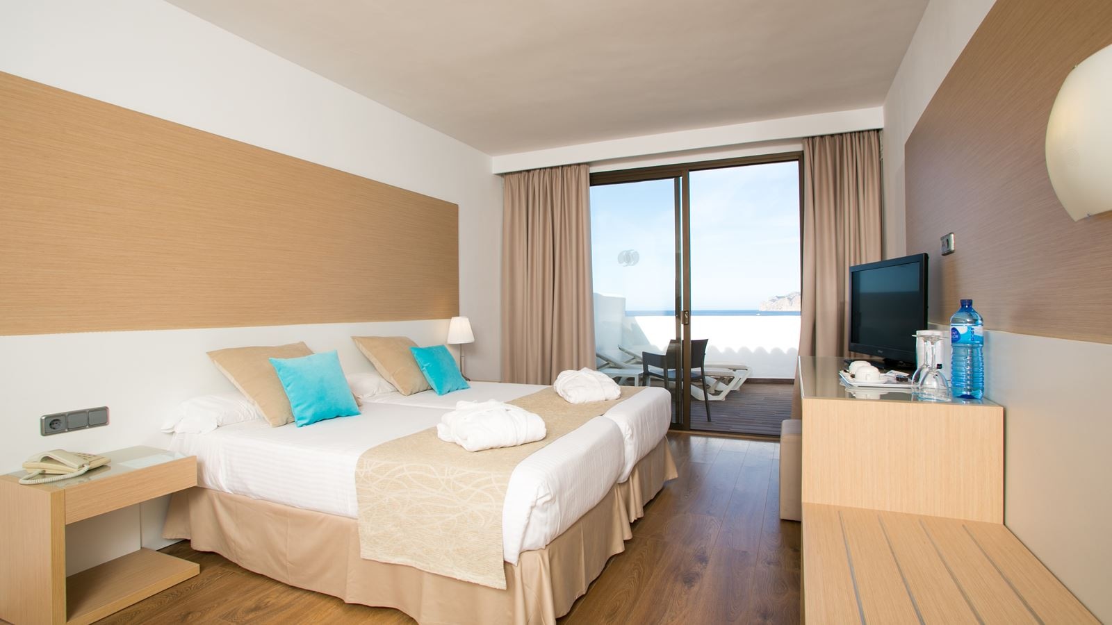 rooms-twin-superior-sea-view