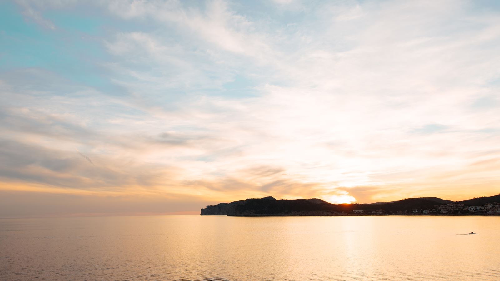 rooms-smart-suite-balcony-or-terrace