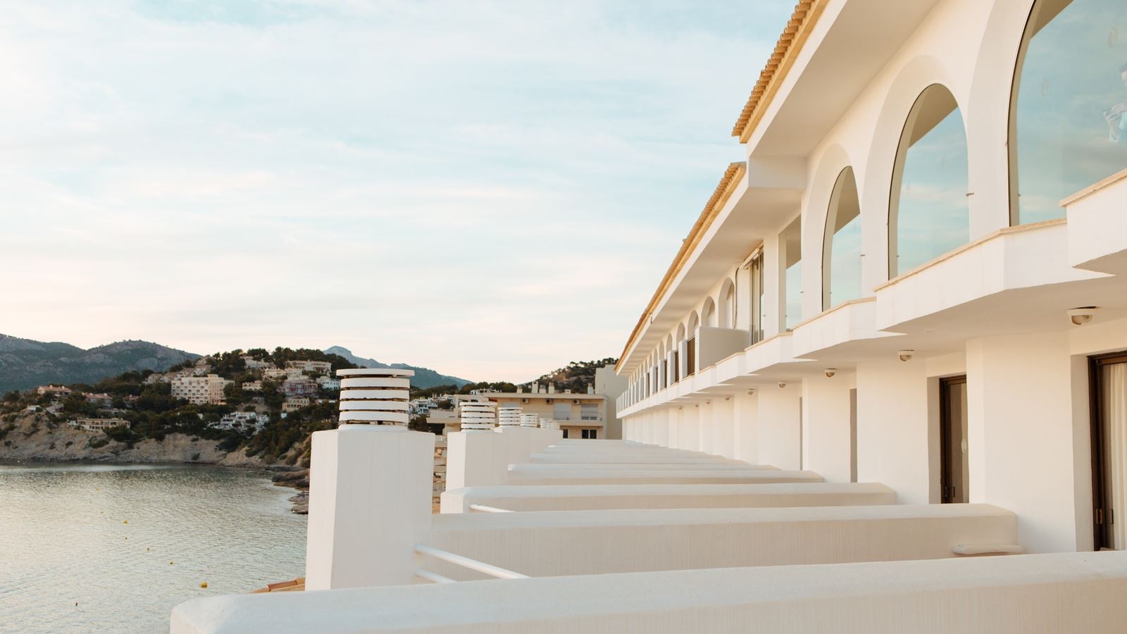 rooms-suite-sea-view-balcony-or-terrace