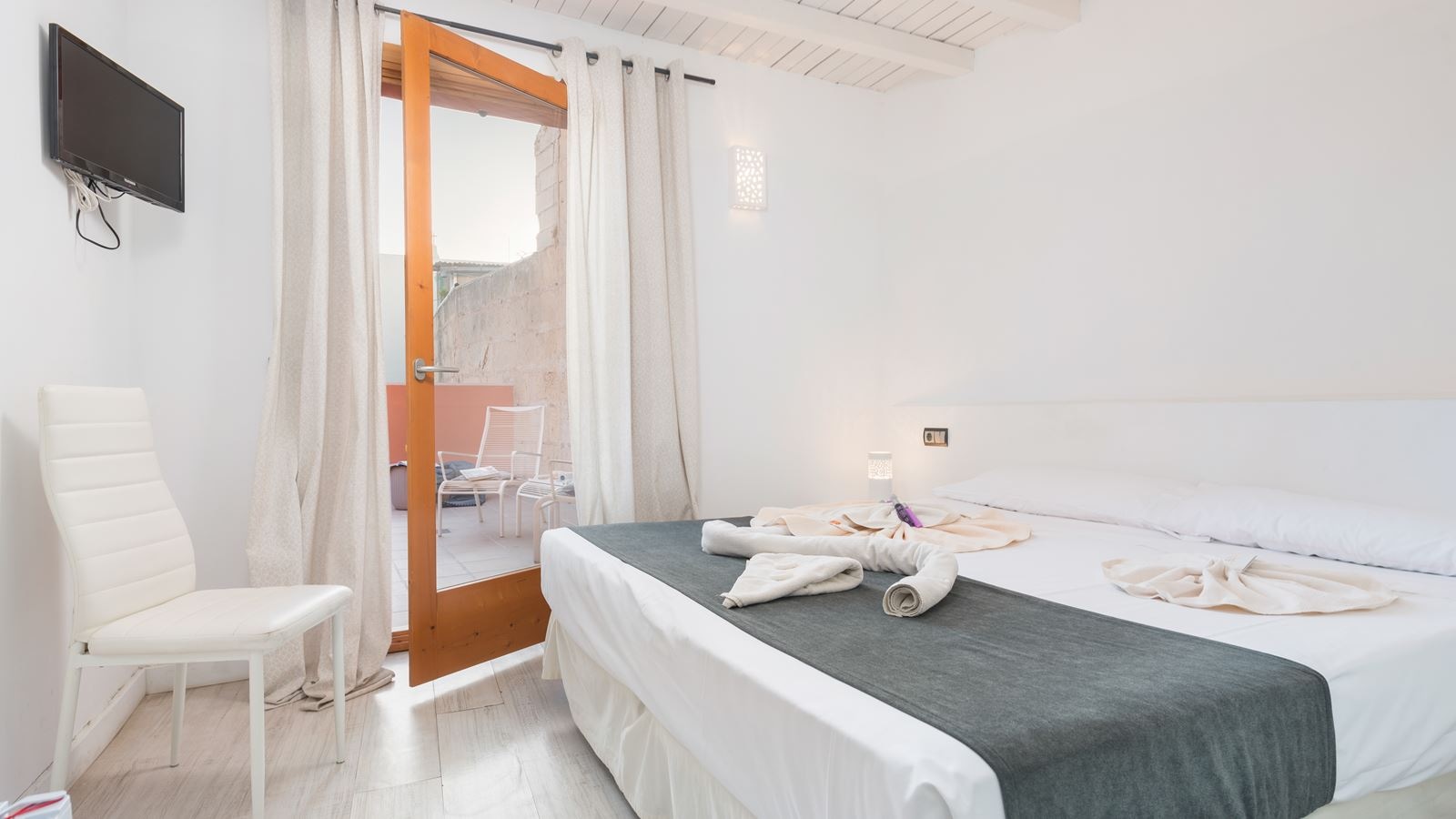 rooms-double-superior-room