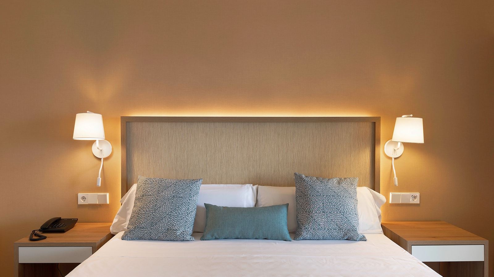 rooms-double-room-garden-view-with-balcony-or-terrace