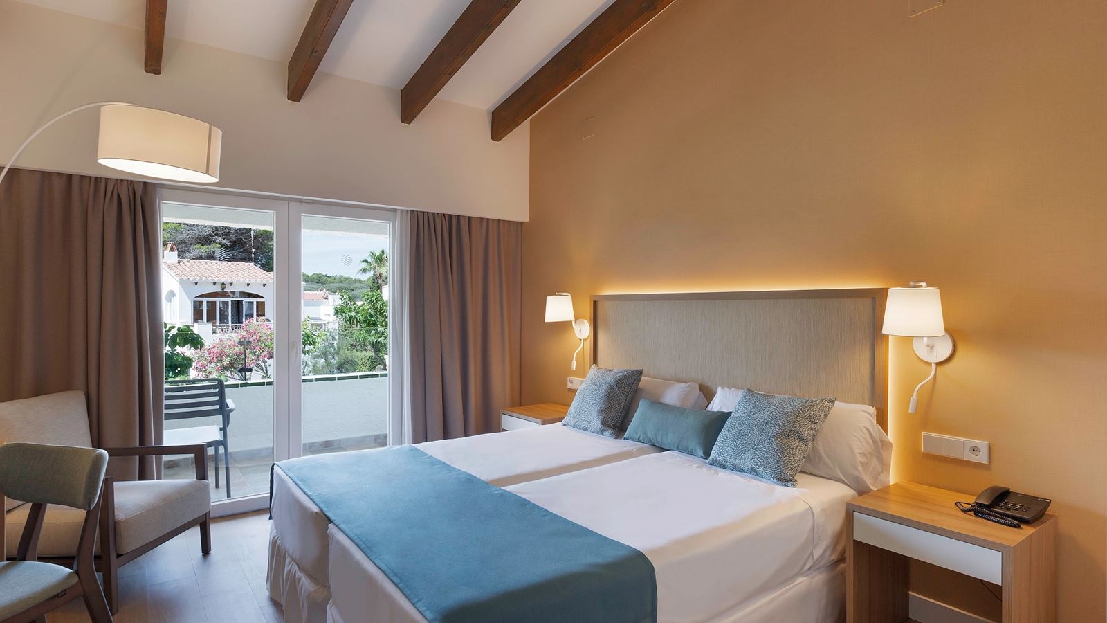 rooms-double-room-garden-view-with-balcony-or-terrace