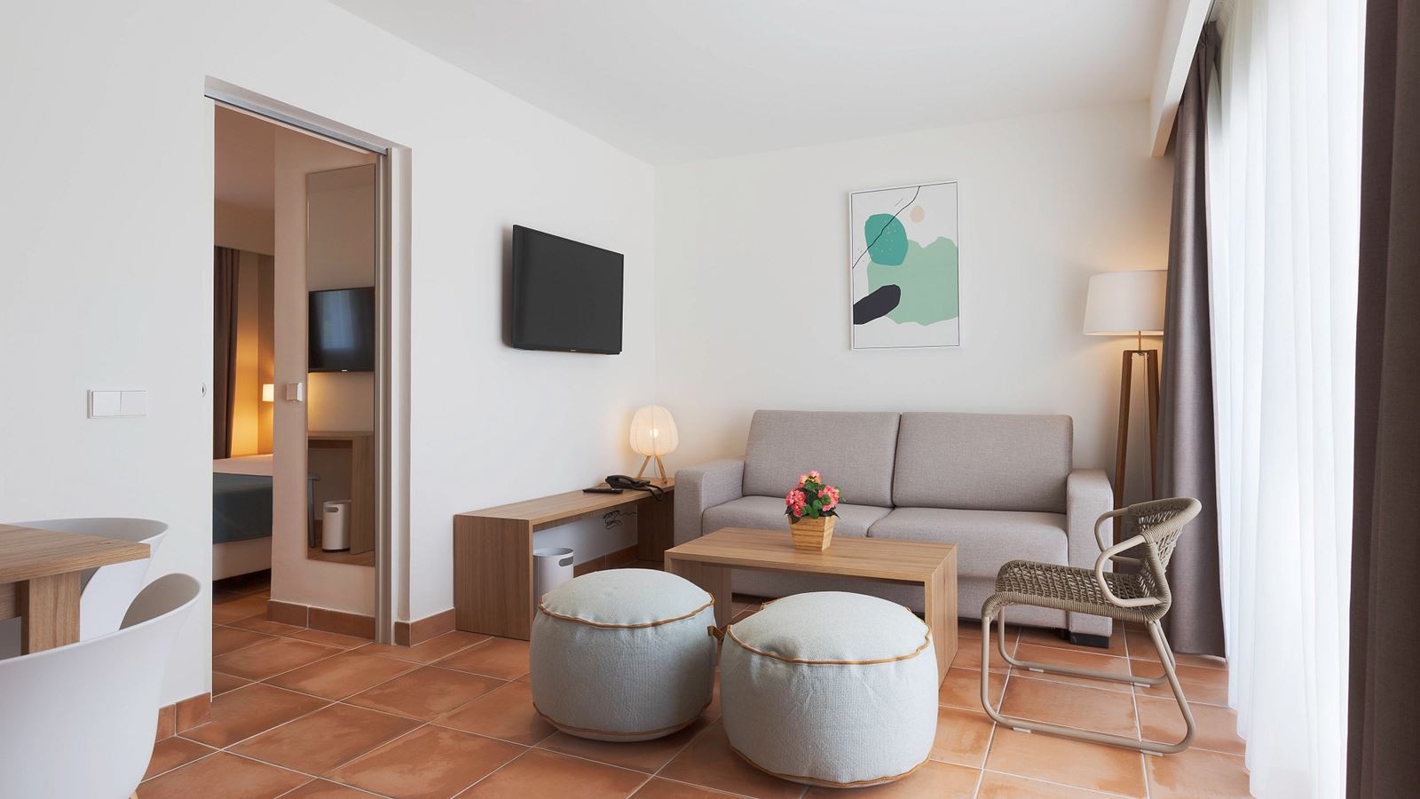 rooms-my-favorite-club-suite-swim-up-seaview