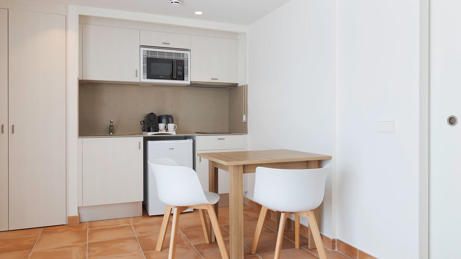 rooms-my-favorite-club-suite-swim-up-seaview