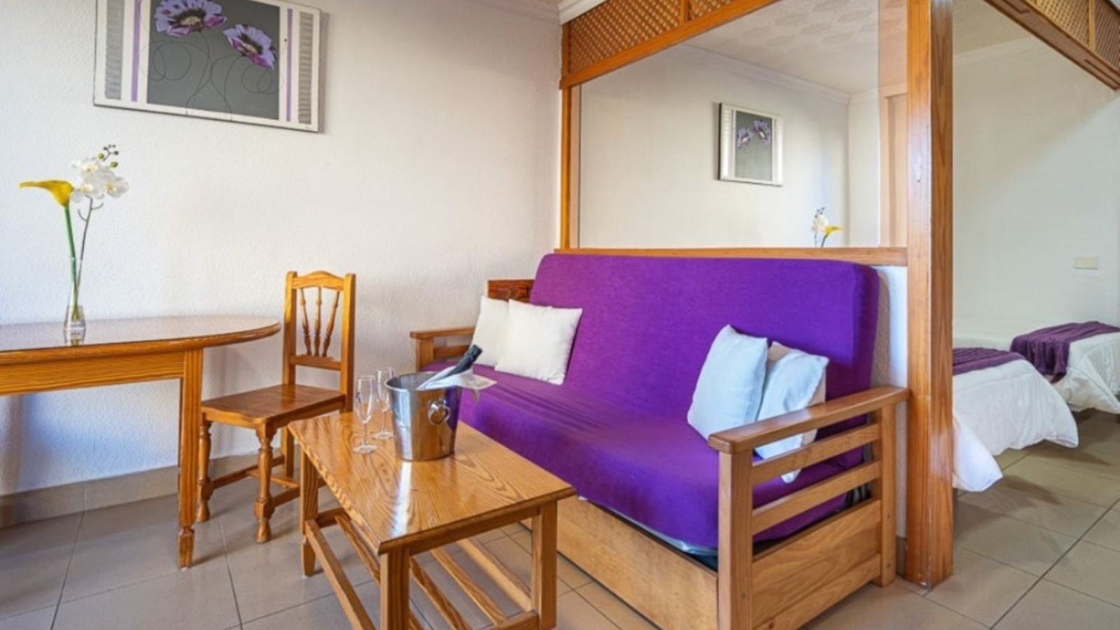 rooms-standard-studio-balcony