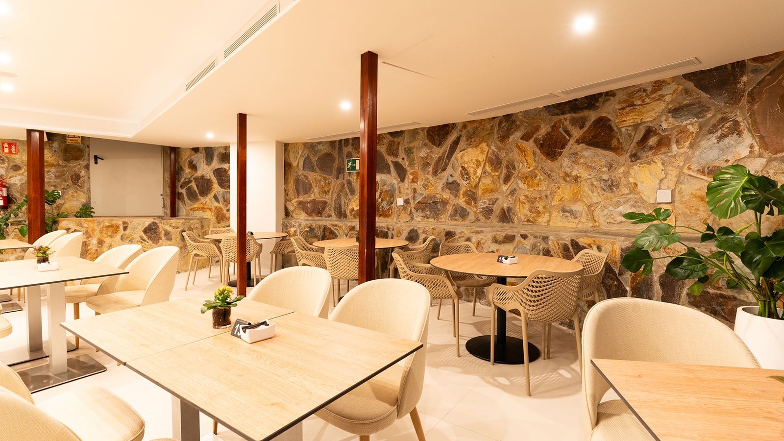 restaurants-restaurants