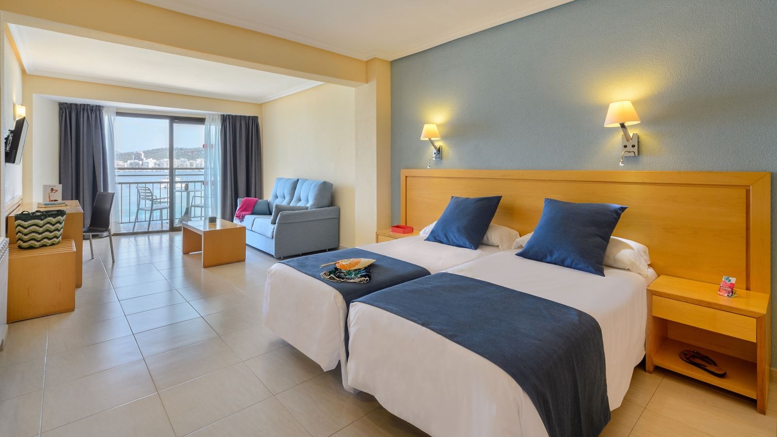 rooms-twin-room-sea-view-balcony-or-terrace