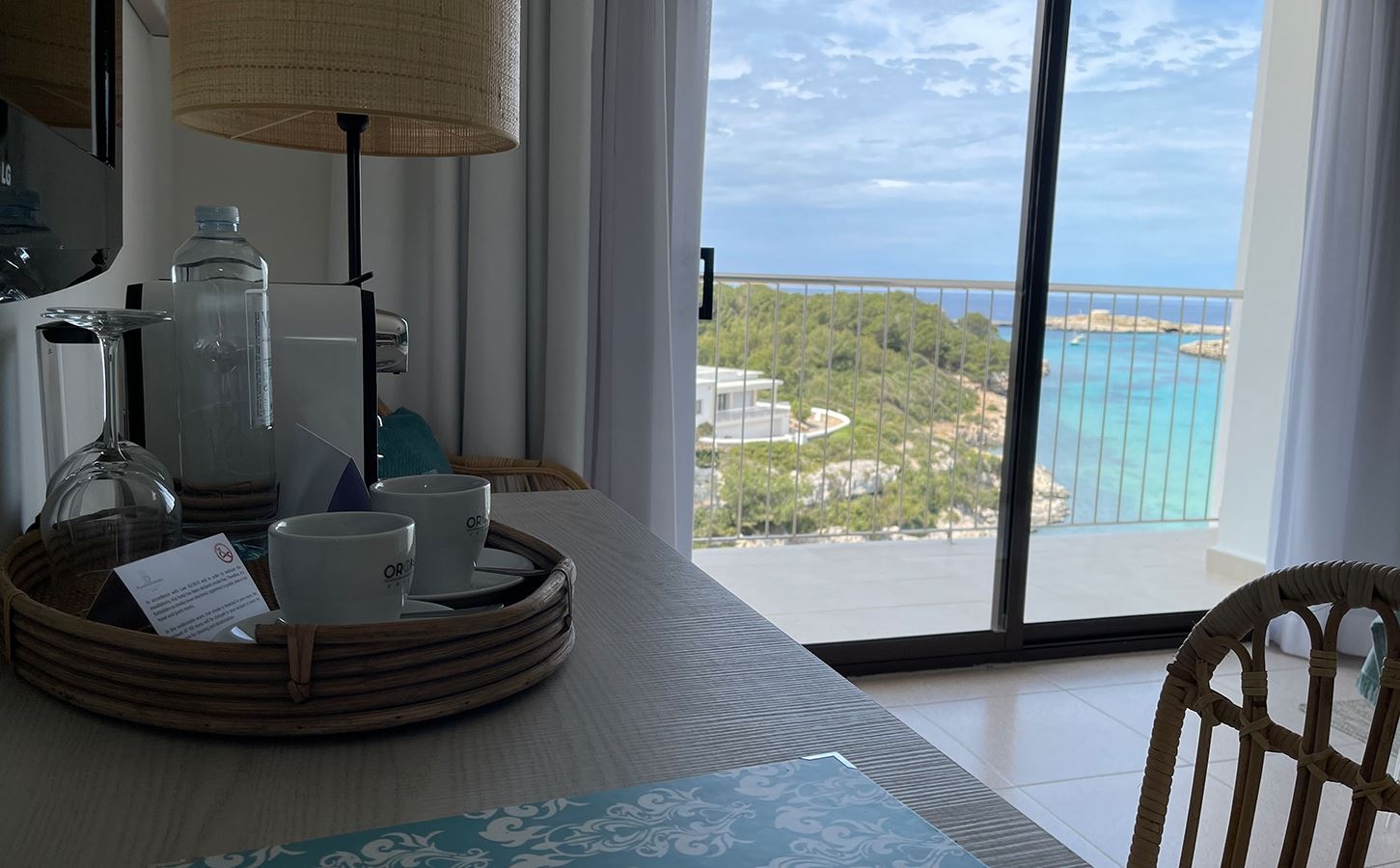 rooms-dm--twin-direct-sea-view-balcony-or-terrace