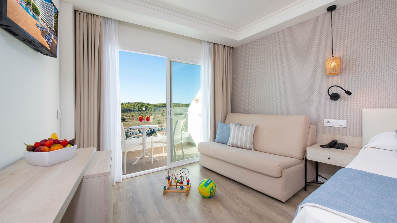 rooms-superior-family-room