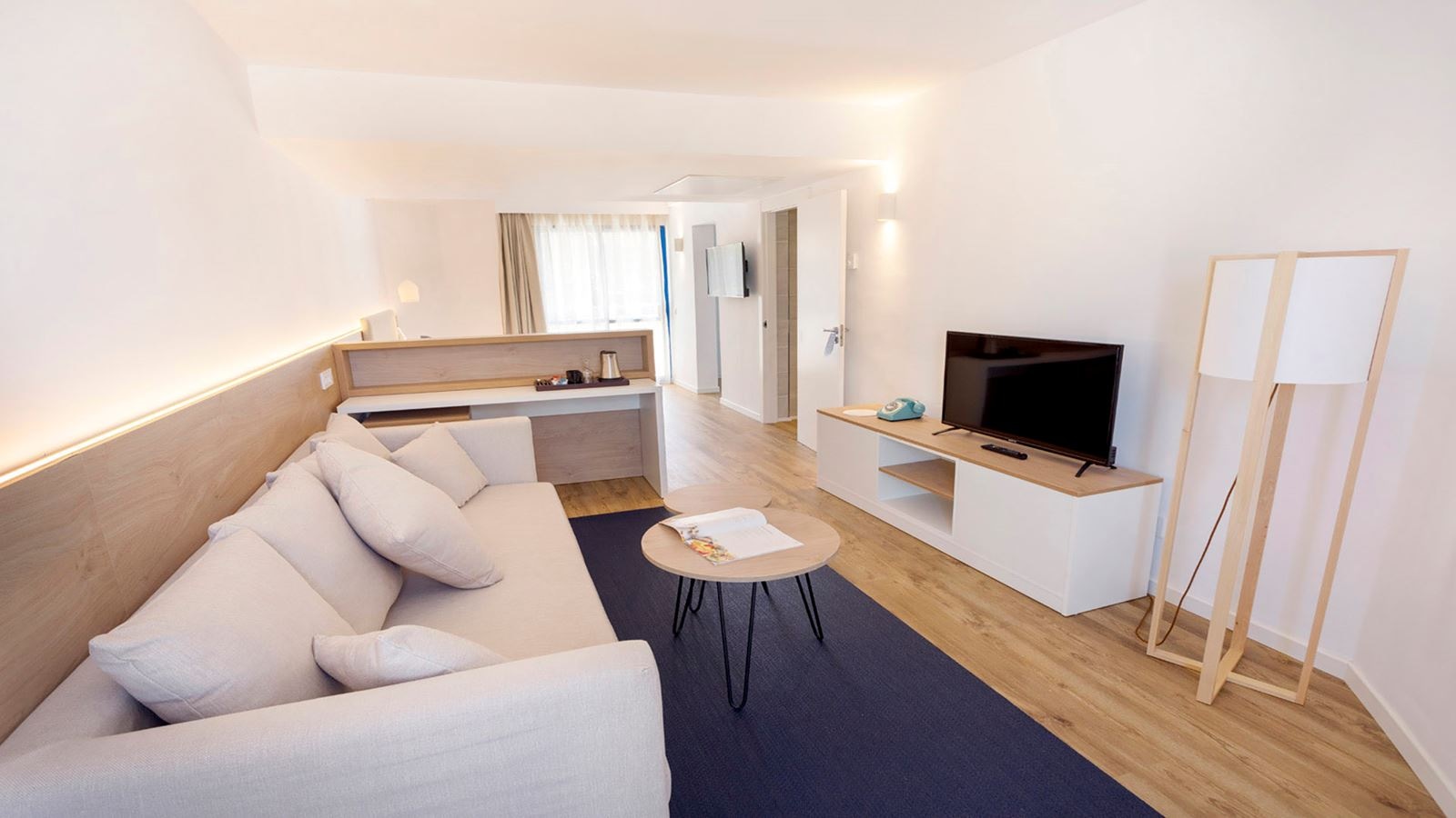 rooms-junior-suite-balcony-or-terrace