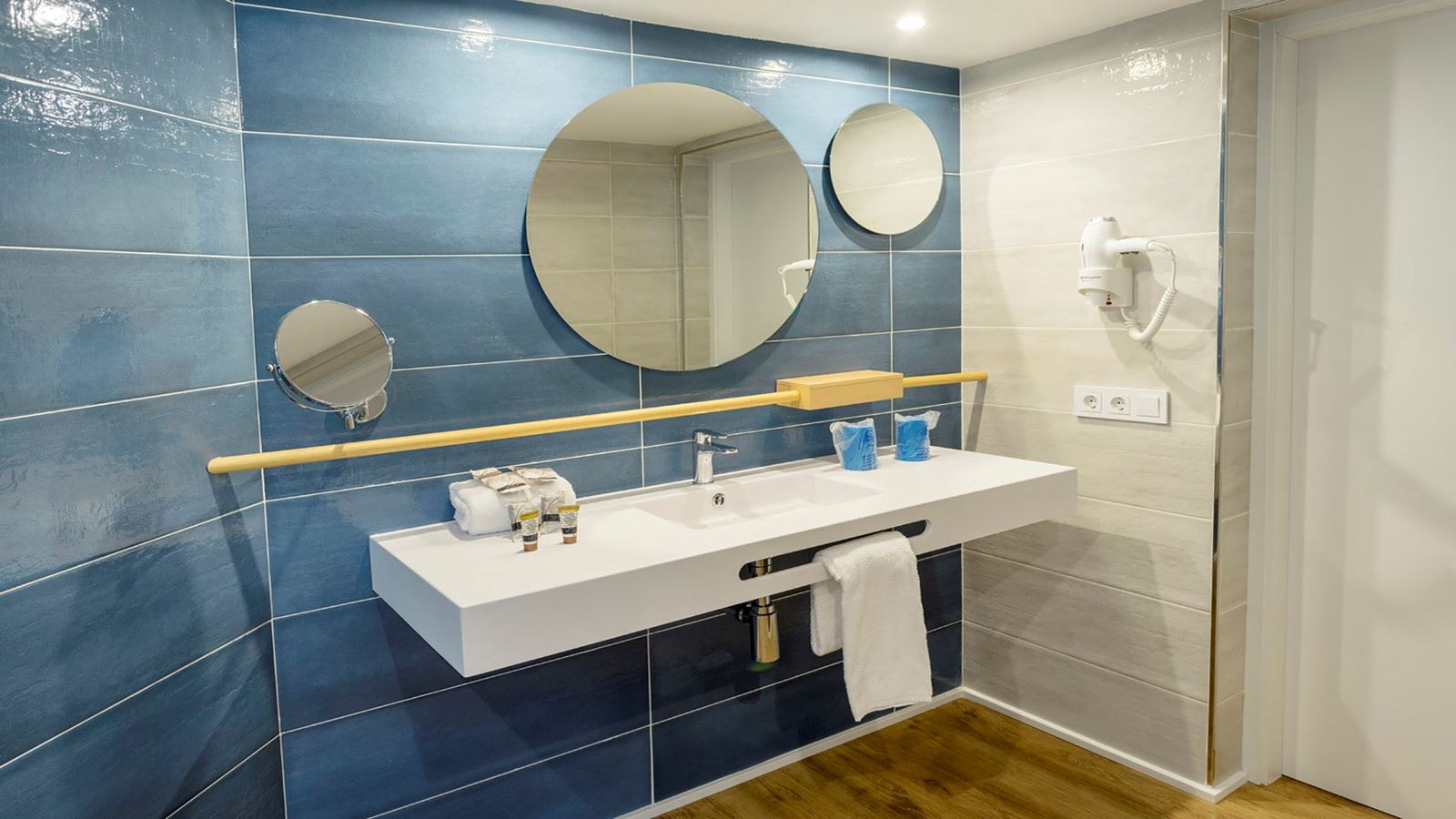 rooms-junior-suite-balcony-or-terrace