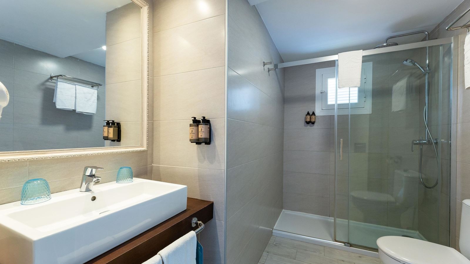 rooms-apartment-best-price-balcony-or-terrace