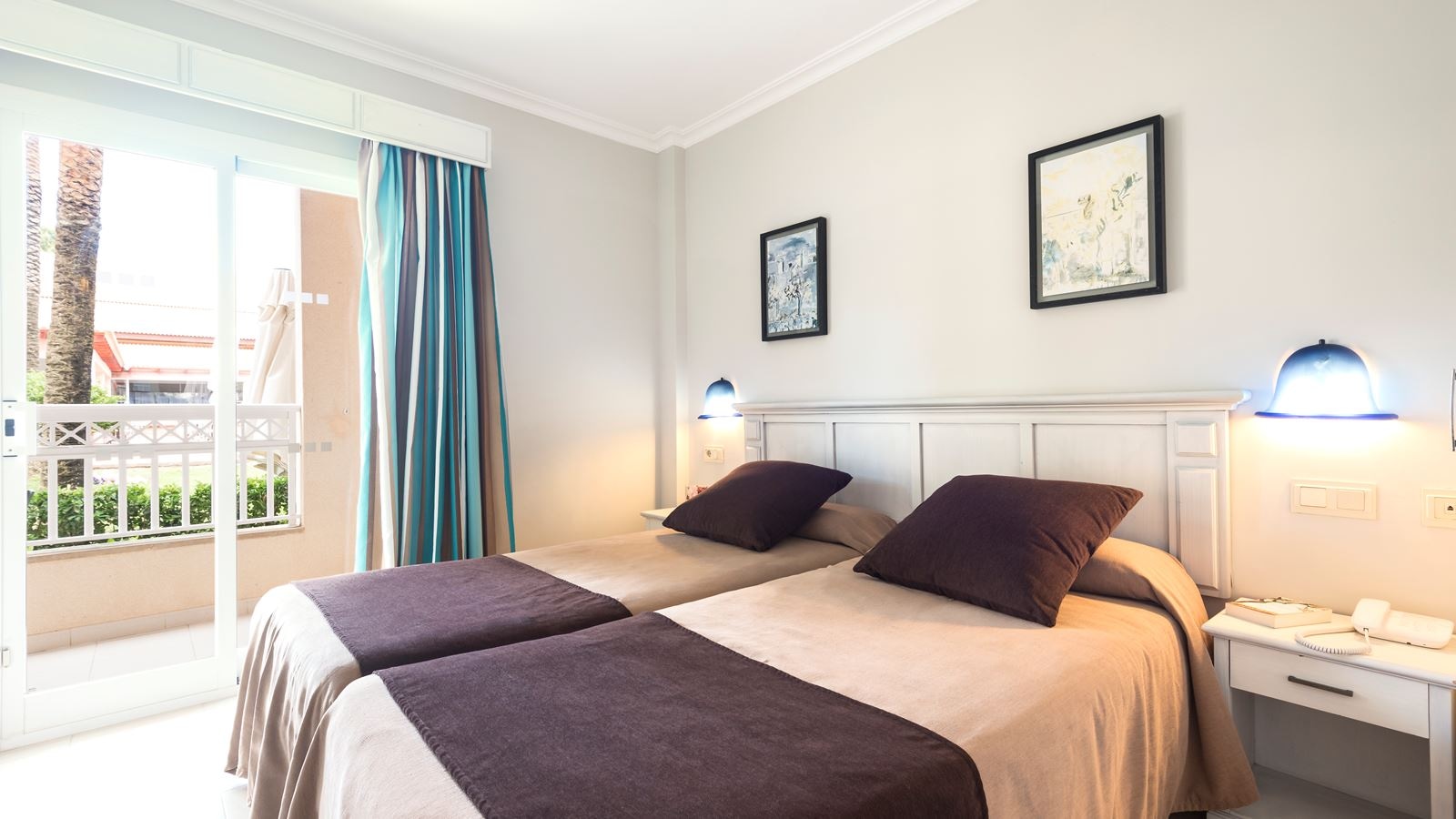 rooms-apartment-pool-view-one-bedroom-with-balcony-or-terrace