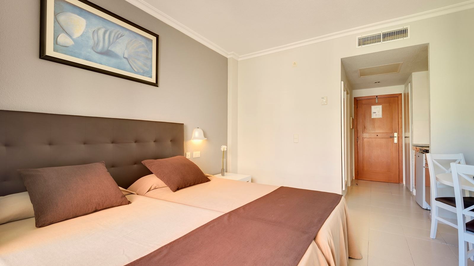 rooms-studio-with-balcony-or-terrace