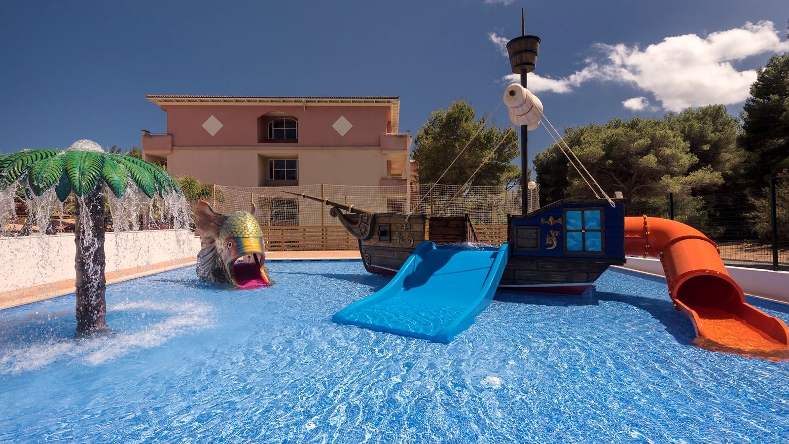 pools-outdoor-childrens-pool