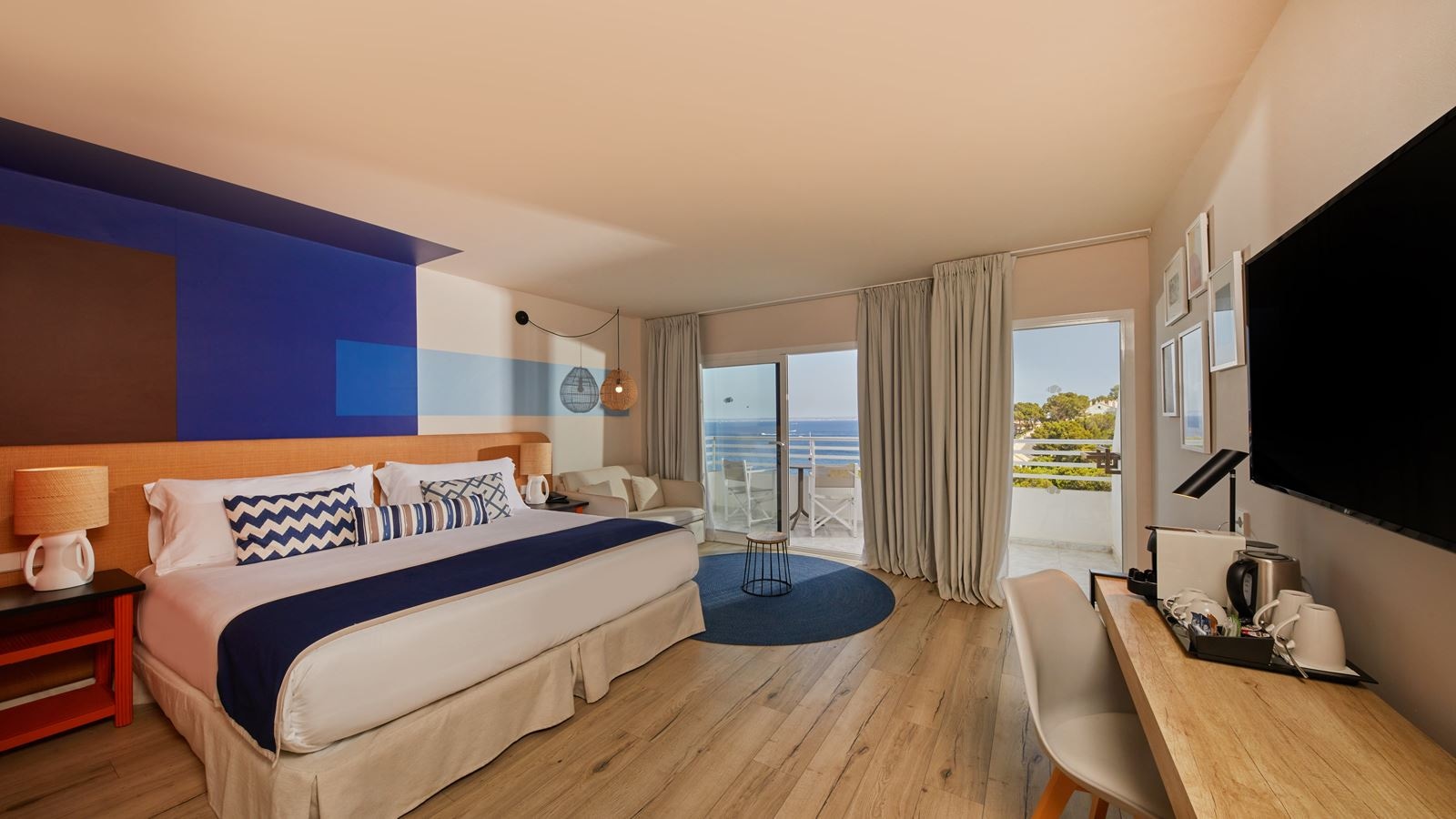 rooms-my-favourite-club-double-premium-frontal-seaview-balcony-or-terrace