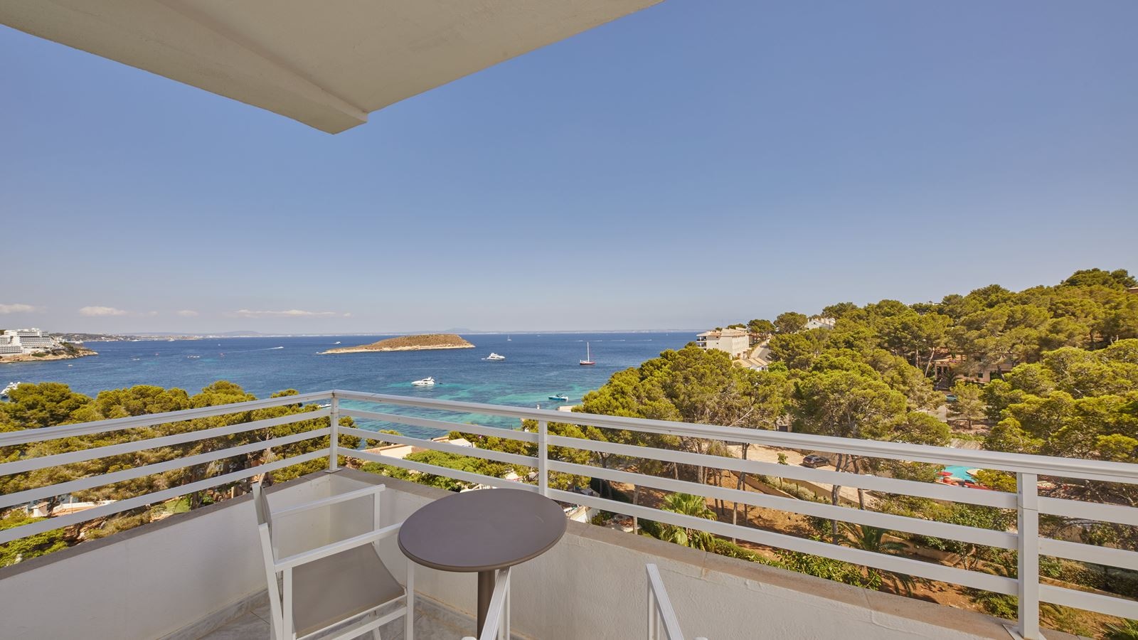 rooms-my-favourite-club-double-premium-frontal-seaview-balcony-or-terrace