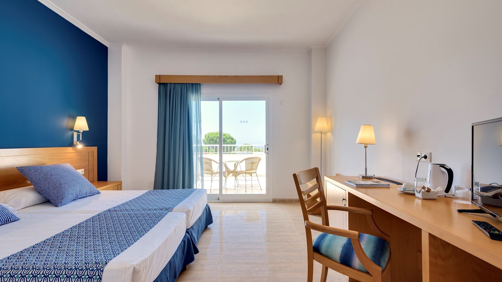 rooms-double-sea-view-room