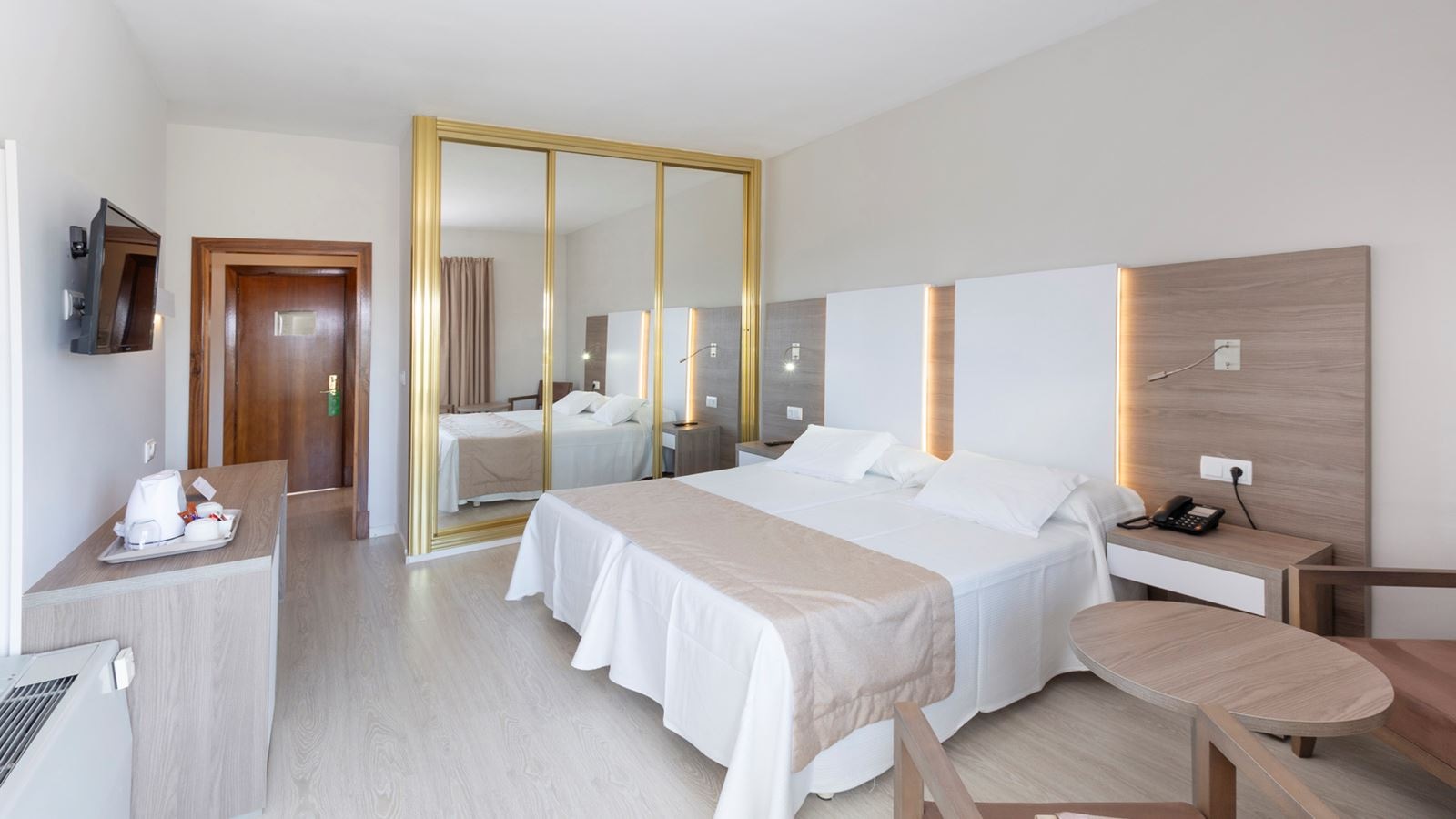 rooms-double-sea-view-balcony-or-terrace